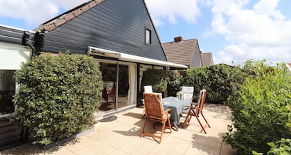 Holiday Home in Noordwijkerhout by Forest & Lake