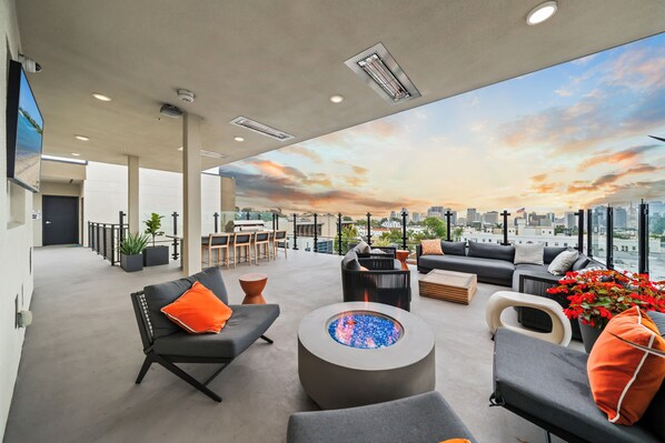 Terrace/patio - King Bed & Rooftop Views Prime Bankers Hill near Balboa Park (San Diego)
