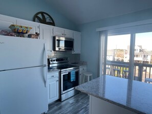 Mikrowelle, Ofen, Herdplatte, Geschirrspüler