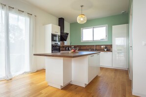 Microwave, oven, stovetop, dishwasher