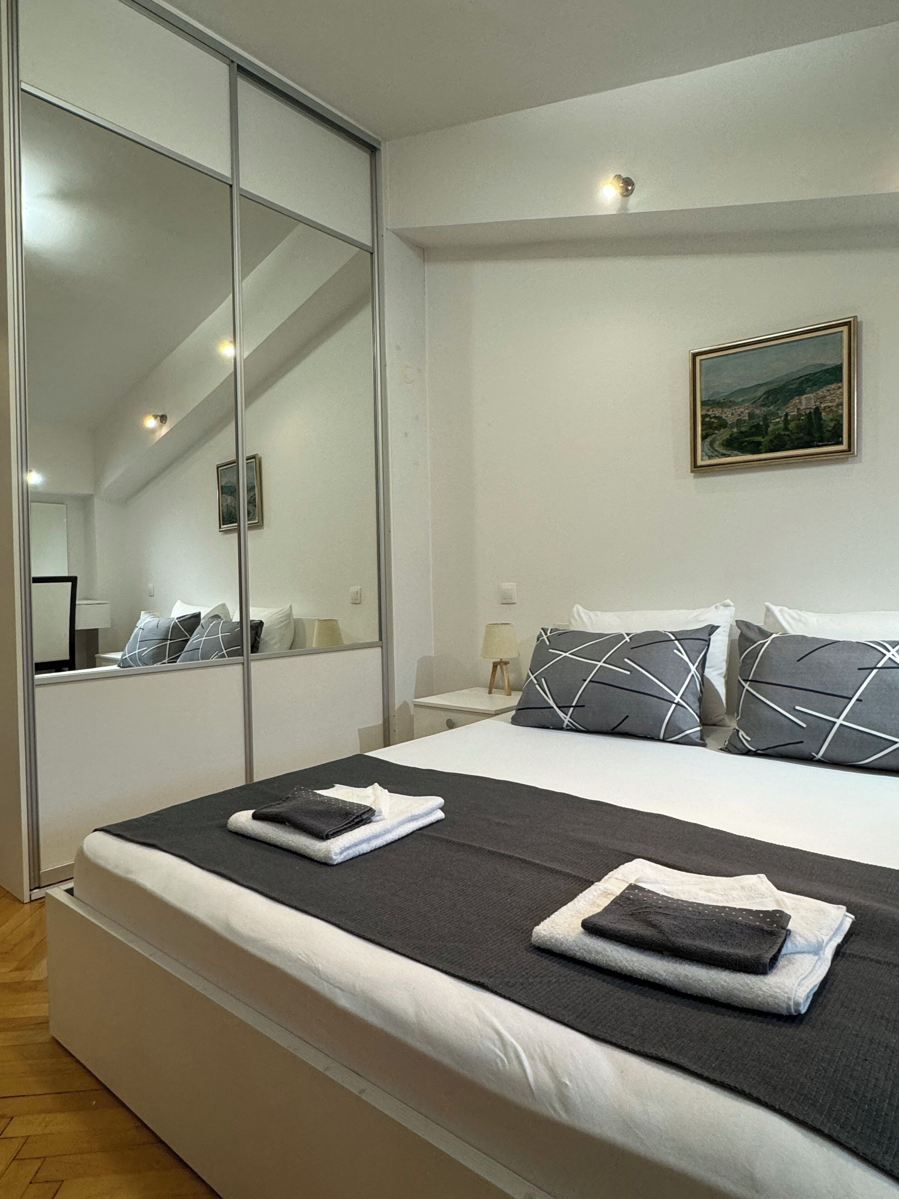 2 bedrooms, iron/ironing board, WiFi, bed sheets