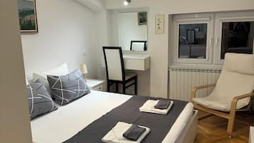 2 bedrooms, iron/ironing board, WiFi, bed sheets
