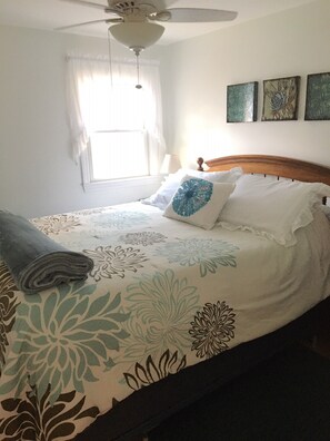 2 habitaciones, tabla de planchar con plancha, wifi y ropa de cama