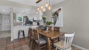 Maison en rangée, Plusieurs lits, patio, vue sur l’océan (Seacrest Townhomes 7) | 2 chambres, décor unique, ameublement unique, bureau