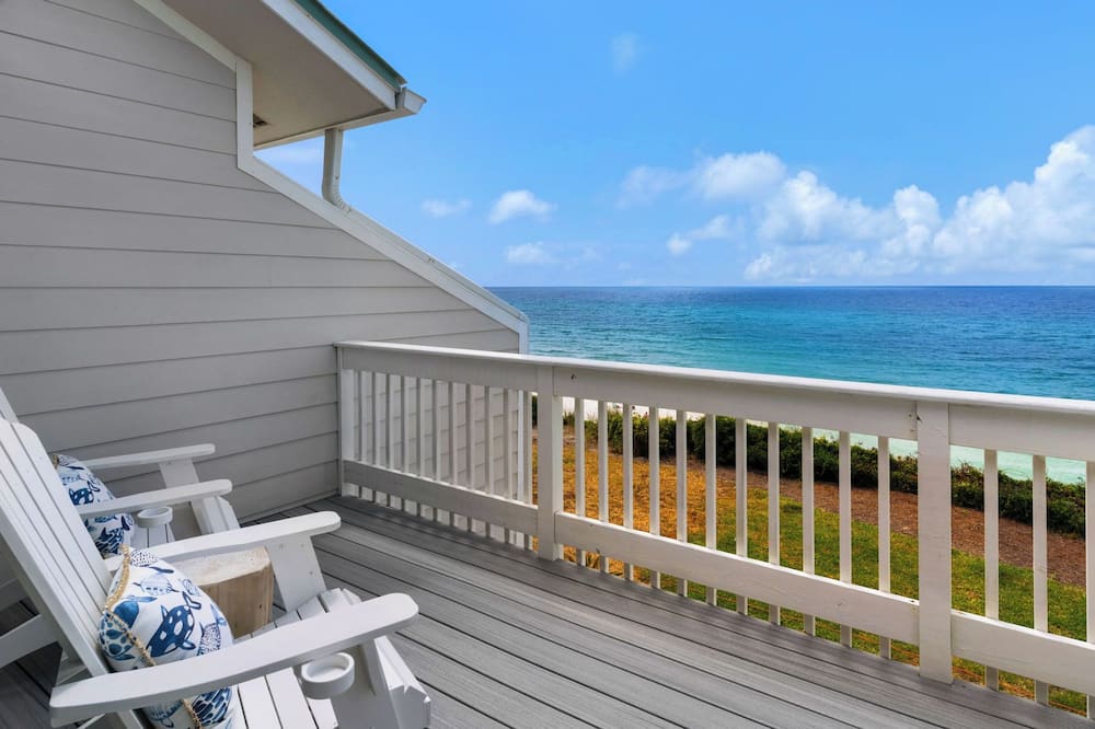 2BR Beachfront Townhome w/ Beach Service + Free Attraction Tickets!