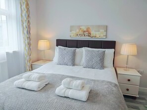2 bedrooms, desk, iron/ironing board, travel cot