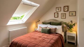 1 bedroom, desk, iron/ironing board, WiFi (free)