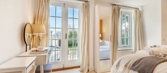 Lymington Retreat with Garden