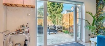 Lymington Retreat with Garden