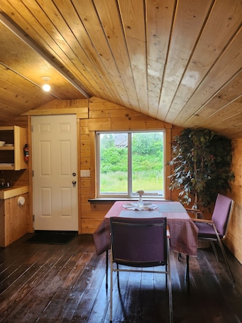 Dining. Cozy, Quite, Private Loft, Near Ocean,
Center of Haida Gwaii (Port Clements)