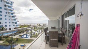 Outdoor dining - 2 bedroom apartment in los morros epic (Cartagena De Indias)
