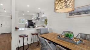 Residenza, letti multipli, patio, vista oceano (Seashadows Townhomes 4) | Ristoranti