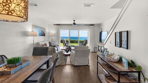 Casa de ciudad, varias camas, patio, vista al océano (Seashadows Townhomes 4) | Interior