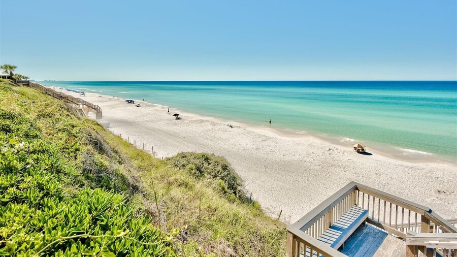 Beachfront Townhome in Seacrest + Free Tickets: Bikes, Dolphin Cruise & More!