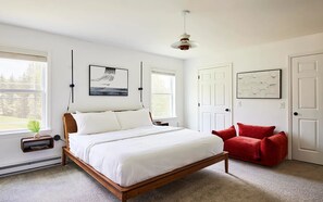 5 Schlafzimmer, Schreibtisch, Bügeleisen/Bügelbrett, Reisekinderbett