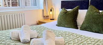 Four Counties Cottages, Collyweston