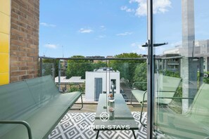 المنطقة المحيطة بالمنشأة