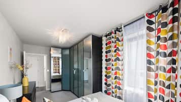 3 bedrooms, iron/ironing board, WiFi, bed sheets