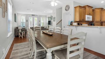 House, Multiple Beds, Patio, Garden View (Walking on Waves) | 3 bedrooms, individually decorated, individually furnished, bed sheets