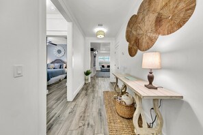 3 chambres, fer et planche à repasser, Wi-Fi, draps fournis