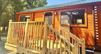 Kawishiwi Cabin, a Charming 2-bedroom cabin with AC, WiFi in enjoyable Ely