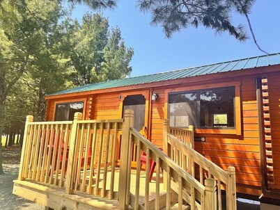 Kawishiwi Cabin, a Charming 2-bedroom cabin with AC, WiFi in enjoyable Ely