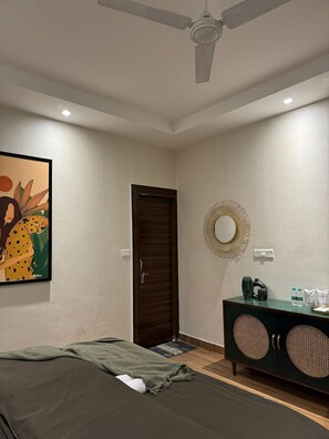 3 habitaciones, tabla de planchar con plancha y wifi