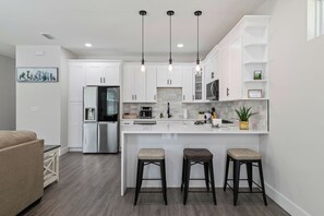 Fridge, microwave, oven, coffee/tea maker