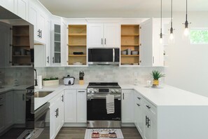 Fridge, microwave, oven, coffee/tea maker