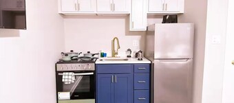 Cozy apartment with AC and WiFi in awesome Chicago