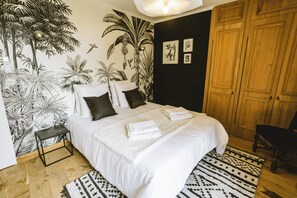 3 habitaciones, tabla de planchar con plancha, wifi y ropa de cama 
