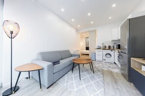 Interior - Luxurious and Cosy Apt in The Center of Paris 14 (Paris)