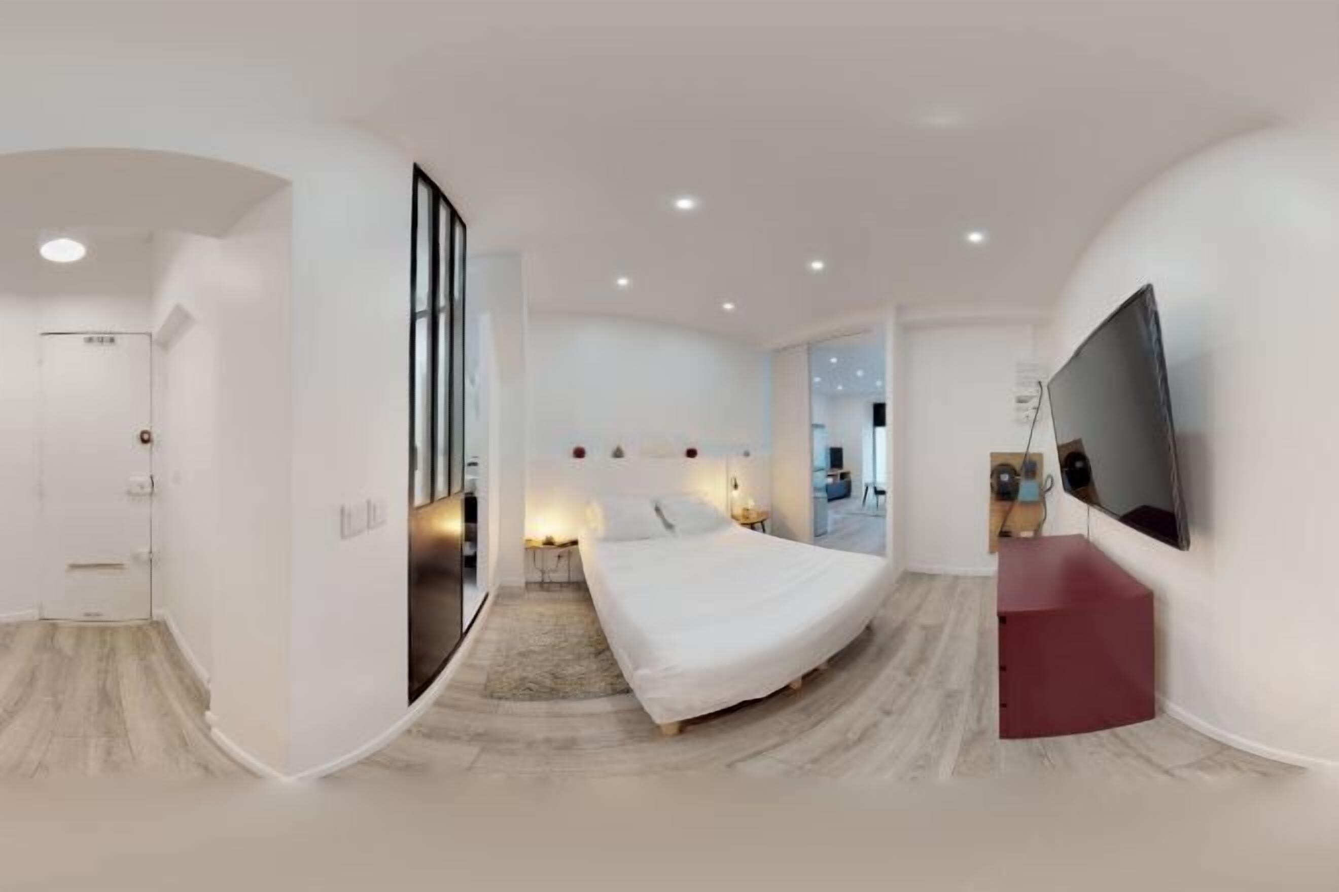 Soundproofing, iron/ironing board, cots/infant beds