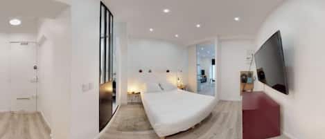 SystĂšme dâinsonorisation, fer et planche Ă repasser, lit de bĂ©bĂ©