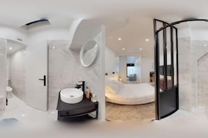 Cribs/infant beds