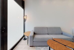 Soundproofing, iron/ironing board, cots/infant beds - Luxurious and Cosy Apt in The Center of Paris 14 (Paris)