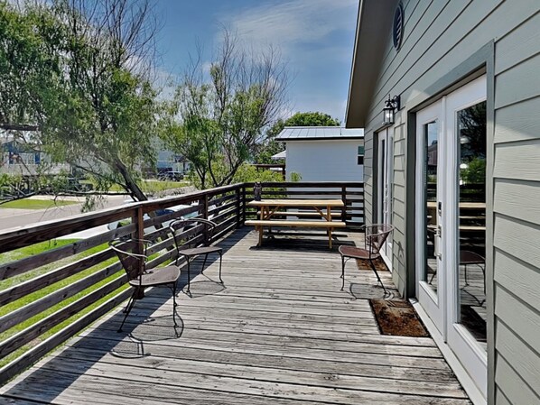 House (3 Bedrooms) | Property amenity