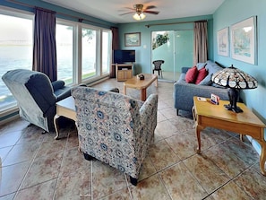 Condo (3 Bedrooms) | Property amenity
