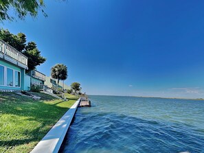 Condo (3 Bedrooms) | Property amenity