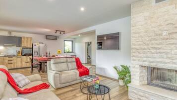 Casa (Four Bedroom Holiday House Mali Raj w) | Sala de estar