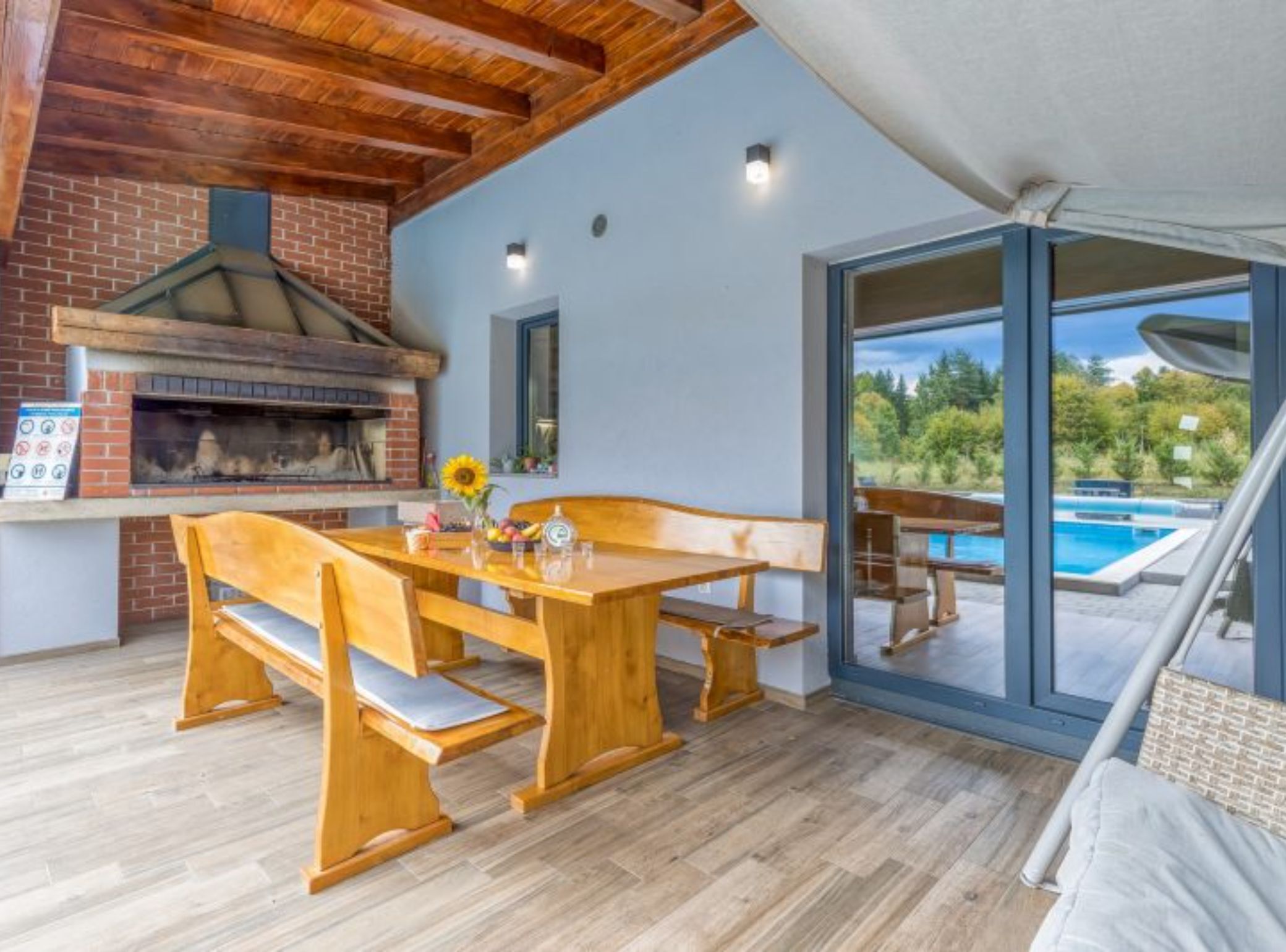 House (Four Bedroom Holiday House Mali Raj w) | BBQ/picnic Area