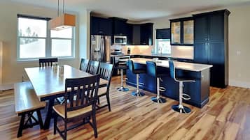 Nhà (3 Bedrooms) | Tiện nghi, dịch vụ nơi lưu trú