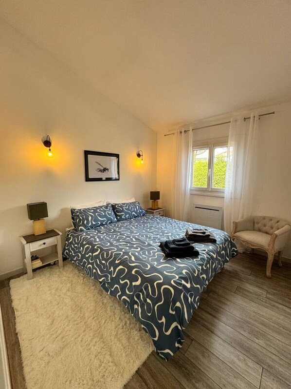 2 bedrooms, WiFi, bed sheets