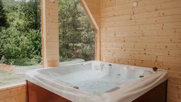 Private spa tub