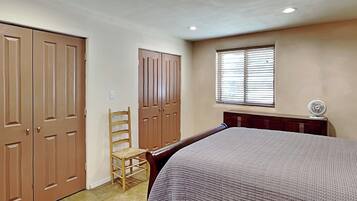 House (1 Bedroom) | Property amenity