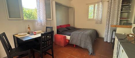 熨斗/熨衫板、Wi-Fi、床單