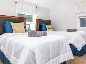 2 chambres, fer et planche à repasser, Wi-Fi, draps fournis