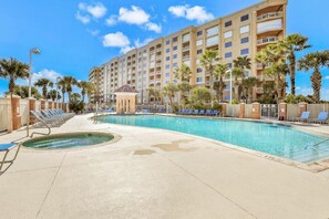 Condo (2 Bedrooms) | Property amenity