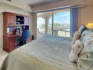 Condo (2 Bedrooms) | Property amenity