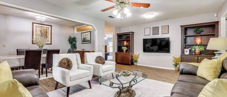 TV, fireplace